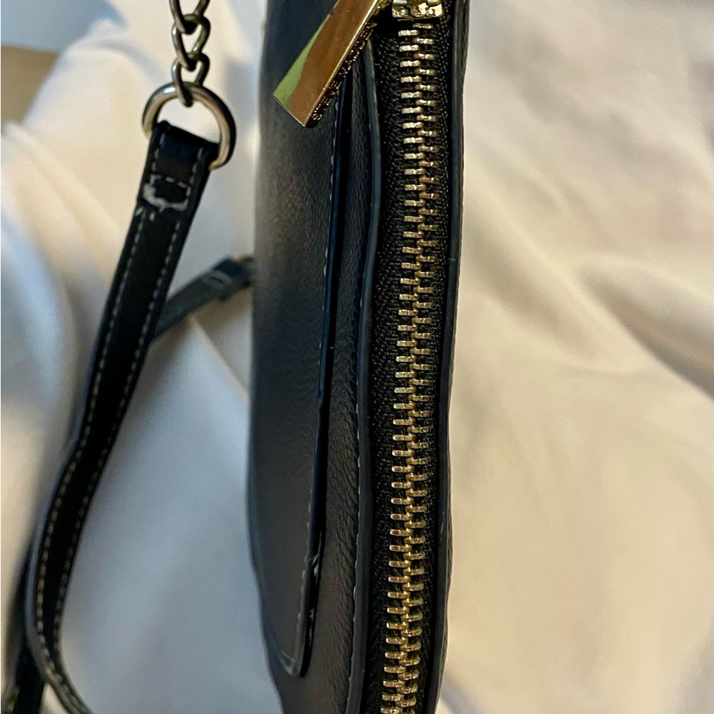 *EUC* Steve Madden Crossbody Bag - Black - SM Logo - Leather - 9.5” x 9” x 2.5” - Picture 9 of 14